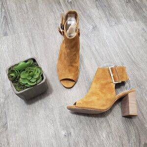 Vaneli Bisa Cuoio Gold Suede Open Toe Bootie 37.5
